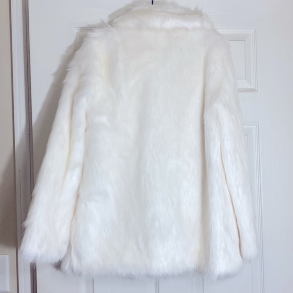 Express White Faux Fur Coat - Picture 3 of 6